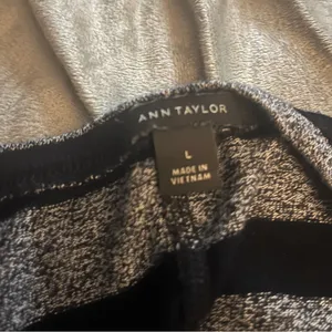 Ann Taylor Blacks & Gray Striped top Size Large 💸 SALE thumbnail 2