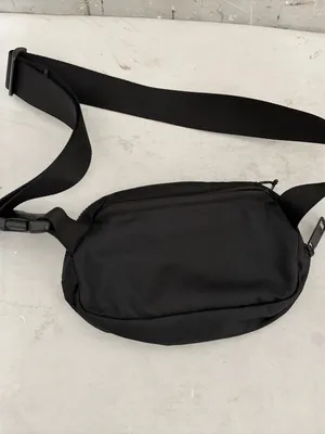 Lululemon Everywhere Belt Bag, Black thumbnail 3