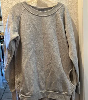 FINAL MARKDOWN 42pops sweatshirt large Gray thumbnail 1