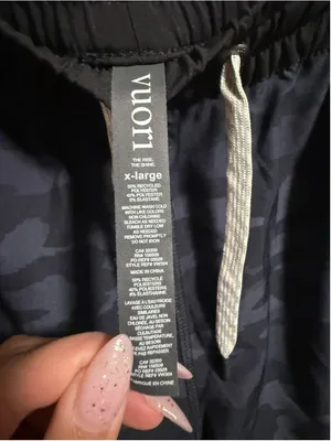 Vuori Clementine Short in Black Watercolor Camo- Size XL thumbnail 3