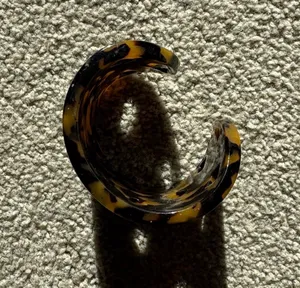 Tory Burch tortoise bracelet thumbnail 2
