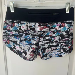 Speed Up Lululemon 2.5" Low-Rise Shorts thumbnail 2