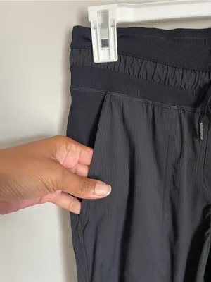 LULULEMON | Black Dance Studio Athletic Jogger Pants Sz 6 thumbnail 4
