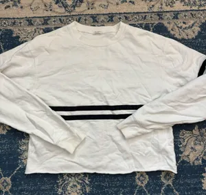 Brandy Melville Sweatshirt Cropped thumbnail 1