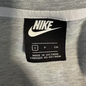 Nike | Tech Fleece Full Zip Hoodie in Grey Size Small Cotton Blend 930757-063 thumbnail 11