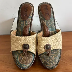 Born Women Brown Straw Paisley Print Wedge Platform Thong Sandals Size 6 36.5 thumbnail 3