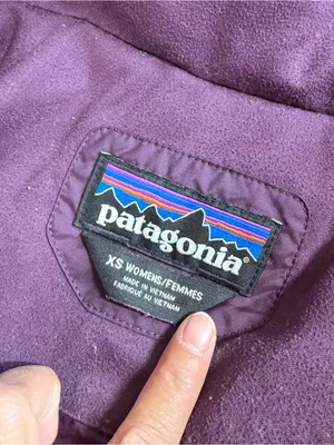 Patagonia Women’s Down With It Jacket Hooded in Deep Plum XS thumbnail 12