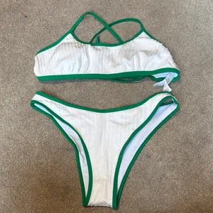 Cupshe White Textured Green Trim Crossback Cheeky Swim Bikini Set Size L thumbnail 3