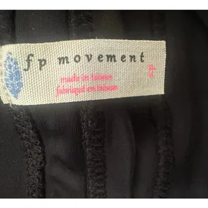 Free People White Water Hybrid Sports Bra & Crop Leggings Set Size Small thumbnail 12