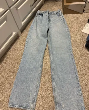 Abercrombie High-Rise Jeans thumbnail 1