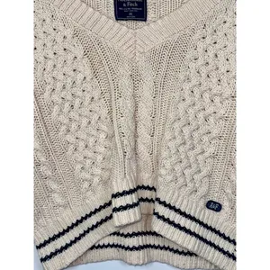 Abercrombie & Fitch Cream Cable Knit Stripe Cropped Varsity V-Neck Sweater Sz XS thumbnail 6