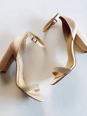 Badgley Mischka Embelished Block Heel Sandals Shoes Rose Size 6 thumbnail 9