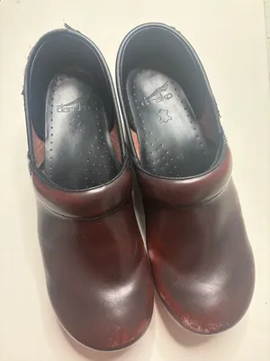 DANSKO PROFESSIONAL Burgundy Clogs Womens EU 40 US 9.5/10 Leather Comfort Shoes thumbnail 1