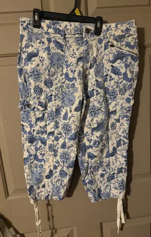Beautiful floral no boundaries short pants thumbnail 1