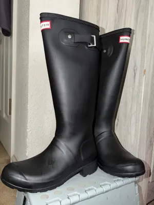 Hunter rain boots thumbnail 1