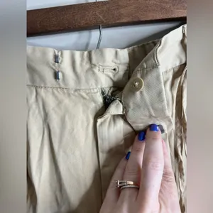 Nwt gap khaki cargo pants size 4 thumbnail 5