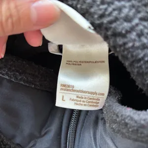 Avalanche Solid Black Fleece Jacket thumbnail 8