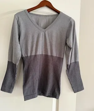 Women's Two-Tone Gray V-Neck Knit Top thumbnail 1