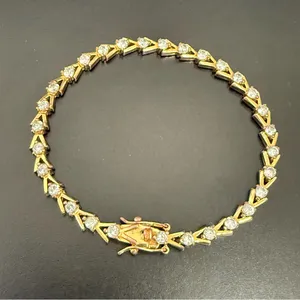 Vintage Unsigned Gold-tone Clear Rhinestone Crystal V Chevron Tennis Bracelet thumbnail 4