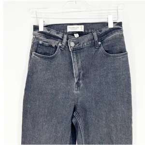 Abercrombie & Fitch‎ 90s Slim Straight Ultra High Rise Curve Love Jeans 25L thumbnail 4