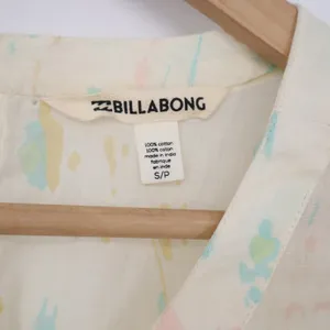 Billabong Crop Top Womens S J511BWIL Cream Watercolor Embroidered Cuffs Exc thumbnail 2
