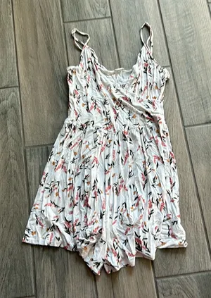 Garage floral romper thumbnail 1