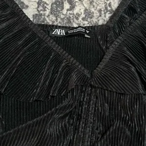 Zara crop top front adjustable thumbnail 7