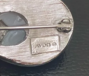 Vintage 70’s AVON Frosted Lucite Silvertone Ladybug Small Brooch 7.5g thumbnail 12