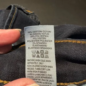 Lucky Brand ☘️☘️ Dark Wash Women's Straight Leg Jeans thumbnail 3