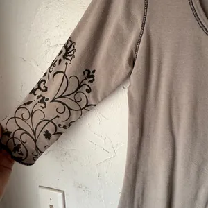 Aventura XS Organic Cotton 3/4 Flutter Sleeve Henley Biege‎ Hippie Gronola Top thumbnail 4