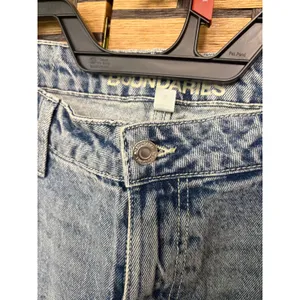 No‎ Boundaries Baggy Wide Leg Pink Bow Jeans Size 12 thumbnail 3