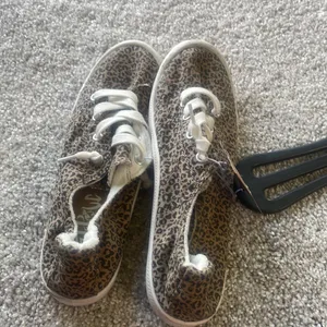 - New Mad love comfort tennis shoe in leopard print soft interior 6 thumbnail 12