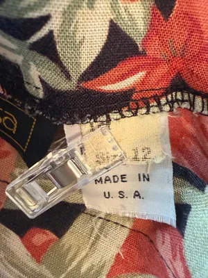 Vintage Baroness Button-Shoulder Tropical Floral Tunic - Black with Red & Green thumbnail 4