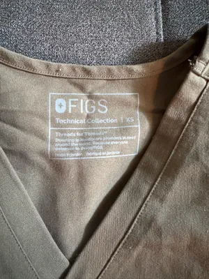 FIGS Scrubs Set thumbnail 2