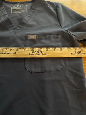 Figs women’s Catarina space navy scrub top size small. thumbnail 3