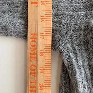 Abercrombie & Fitch Cardigan‎ Womens Small Grey Ribbed Knit Button Front Cropped thumbnail 5
