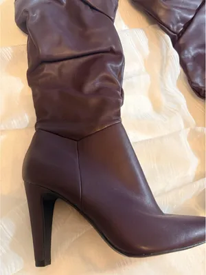 Christian Siriano Knee High Boots PLUM/eggplant color Ruched Zip size 9 Women thumbnail 3
