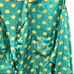 Victorias Secret Gold Label Large Green Button Front Pajama Bed Shirt‎ Crest thumbnail 2