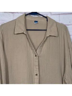 Old Navy XL Beige Long Sleeve Button-Up Shirt thumbnail 2