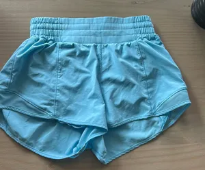 Lululemon Hotty Hot High-Rise 2.5" thumbnail 1