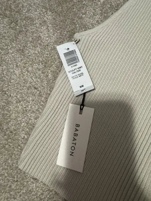 Aritzia Babaton Crop Top thumbnail 2