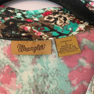 NWT Wrangler Pink Blue Deadstock Shimmer Snakeskin Button Down Women size Large thumbnail 2