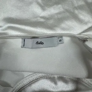 ADIKA White‎ Satin Bodysuit - Size S. thumbnail 4