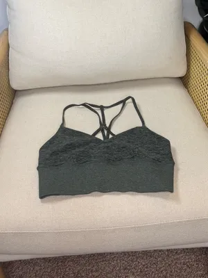 Alo Yoga Alosoft Lavish Sports Bra Size small thumbnail 3