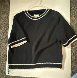 Abercrombie & Fitch Contrast Stripe Short Sleeve Knit Sweater Top thumbnail 1