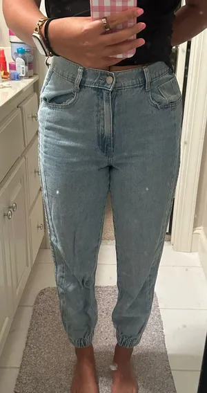 Forever 21 Jogger Jeans thumbnail 1