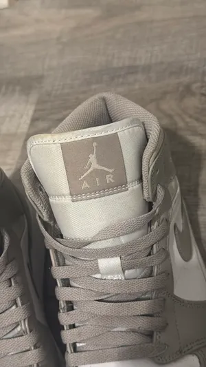 Grey Jordan  thumbnail 10