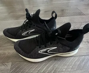 Brooks Levitate Shoes thumbnail 1