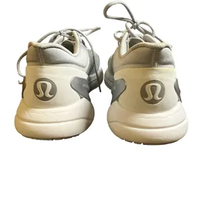 Lululemon Blissfeel Running Shoes Womens Light Grey Silver Athletic Sneakers 9 thumbnail 2