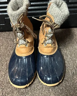 Stylish Tan and Blue Sporto Boots size 8M thumbnail 1